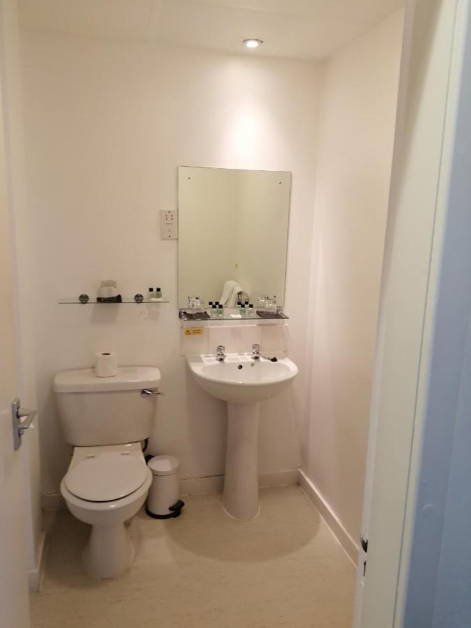 Eight Acres Hotel Елджин Екстериор снимка