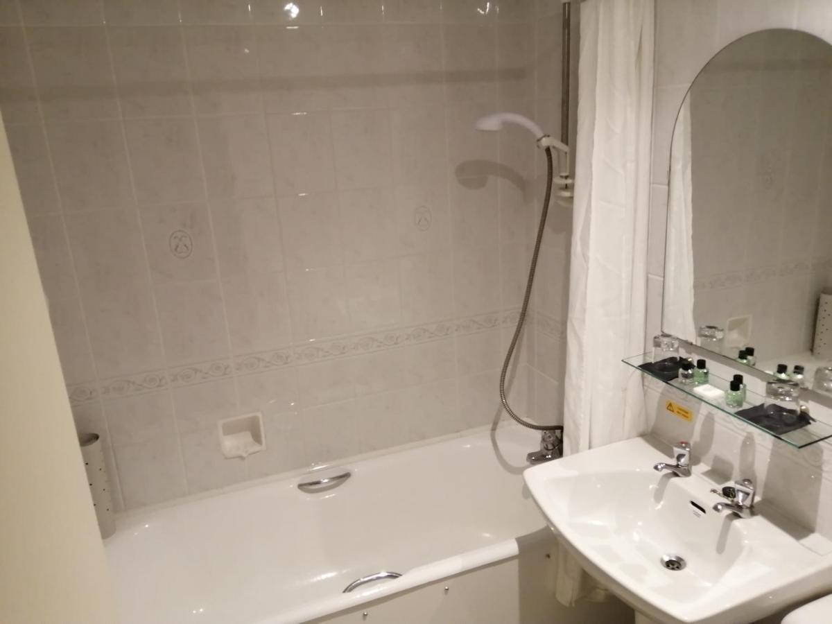 Eight Acres Hotel Елджин Екстериор снимка